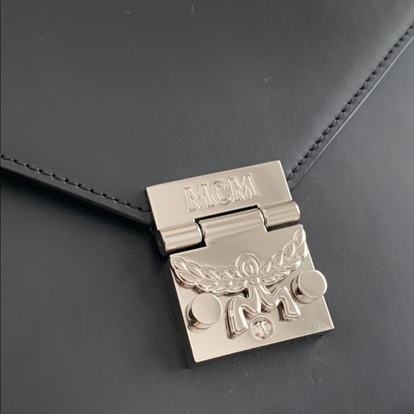 Black MCM box bag - Picture 3 of 5